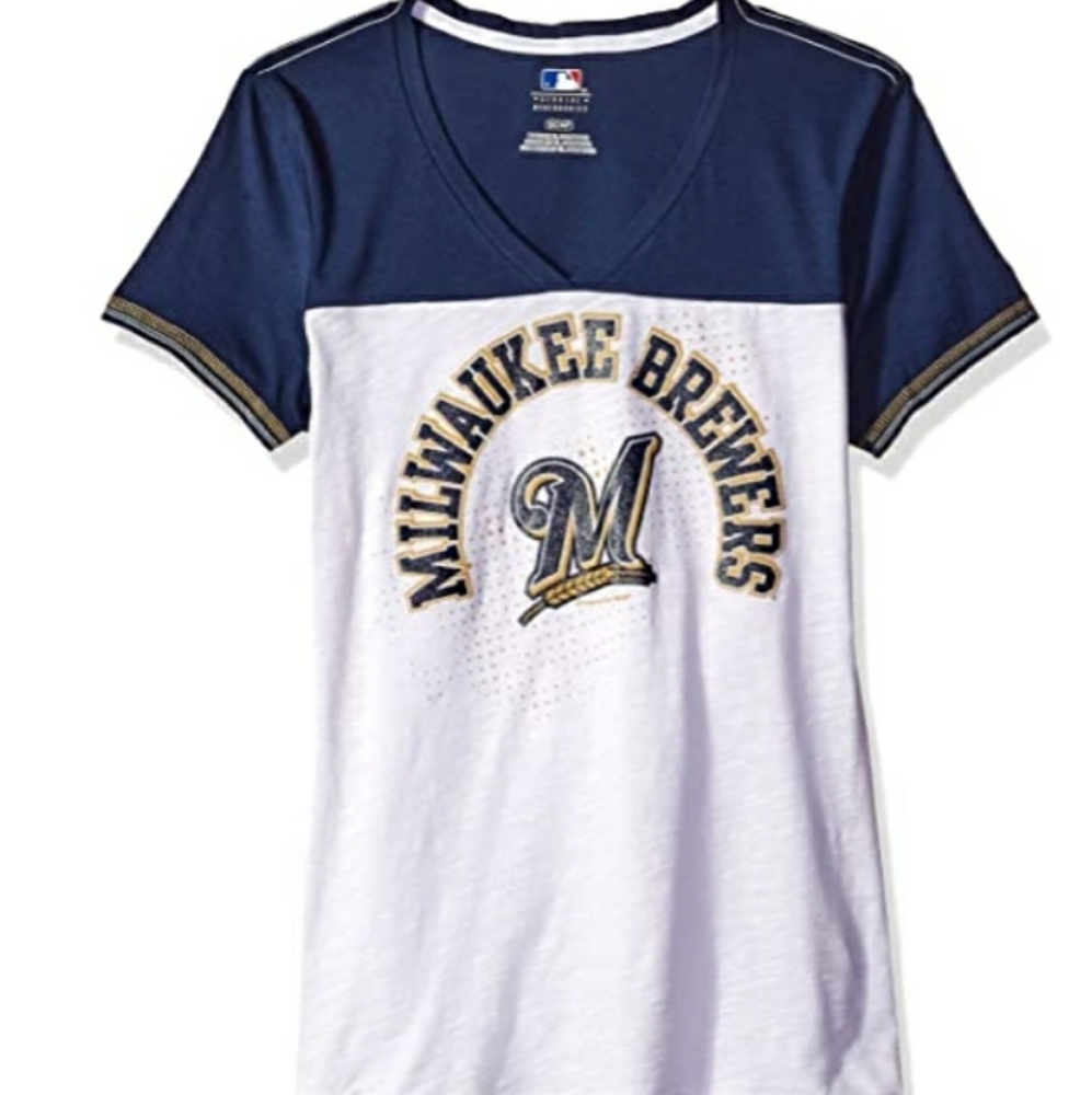 Small womens Milwaukee brewers tshirt